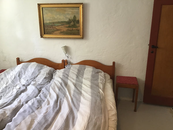 Værelset ligger kælderen af vores dejlige hus. Vi har tidligere lejet værelset u Capital Region of Denmark, Denmark Hyggeligt kælderværelse med egen indgang og bad Private room in bed and breakfast vacation rental 44455228