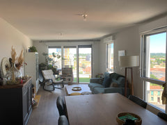 Au dernier étage d'un immeuble avec ascenseur, nous sommes ravis de vous accueil Lyon, France Appartement familial Entire rental unit vacation rental 662119429815349866