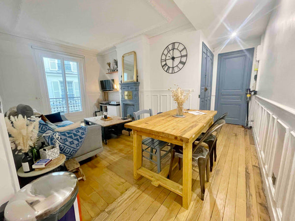 A la découverte des plus beaux monuments de Paris, des galeries d’arts, du quart Paris, France Appartement de charme au pied de Montmartre Entire rental unit vacation rental 23976116