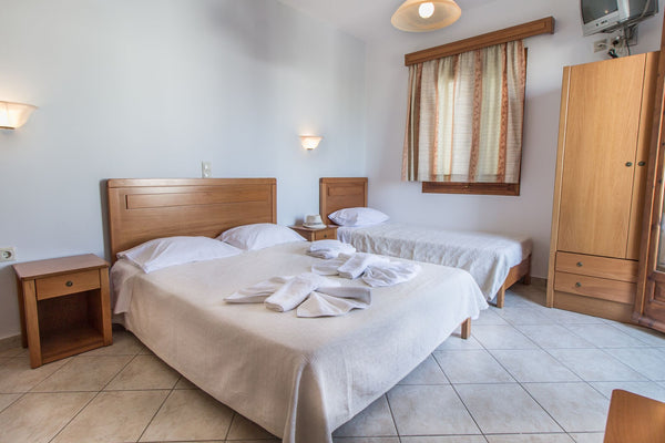 Our family place is ready to host all guests from all over the world. We have ev Naxos, Greece CYCLADIC SUN 50 metres from the sea Entire rental unit vacation rental 33189847