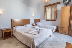 Our family place is ready to host all guests from all over the world. We have ev Naxos, Greece CYCLADIC SUN 50 metres from the sea Entire rental unit vacation rental 33189847