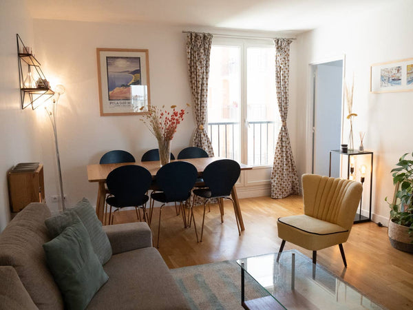 C'est un appartement spacieux de 50m2 qui est composé d'une petite cuisine et d' Asnières-sur-Seine, France Appartement lumineux 17ème Entire rental unit vacation rental 20806949