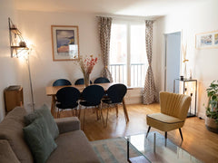 C'est un appartement spacieux de 50m2 qui est composé d'une petite cuisine et d' Asnières-sur-Seine, France Appartement lumineux 17ème Entire rental unit vacation rental 20806949