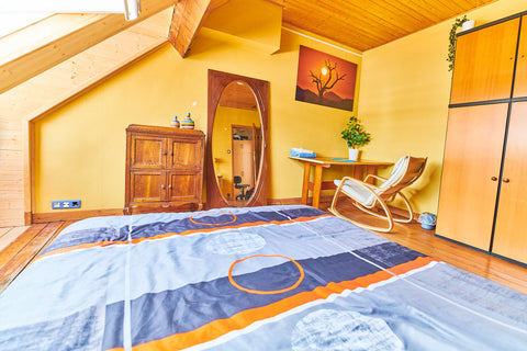 Appartement super sympathique avec une très belle décoration basée sur la photog Ixelles, Belgium Chambres chez l'hôte avec lit double Private room in condo vacation rental 41867752