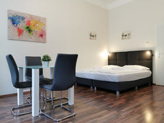 Wunderschöne Wohnung direkt am Donaukanal und an der U-Bahn-Station (Linie U4) "  Zentraler Donaukanaltraum Entire rental unit vacation rental 44269873