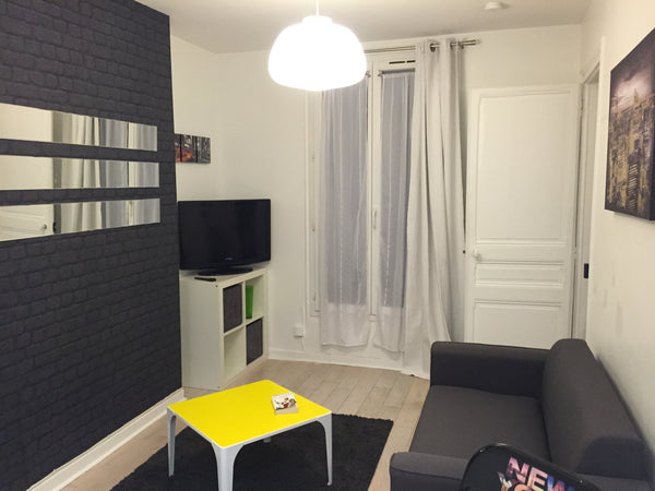 Situé à 400 m du métro et à une dizaine de minutes du Sacré Cœur. Petit appartem Paris, France 2 pièces Quartier Sacré Coeur en bail Mobilité Entire rental unit vacation rental 8545319