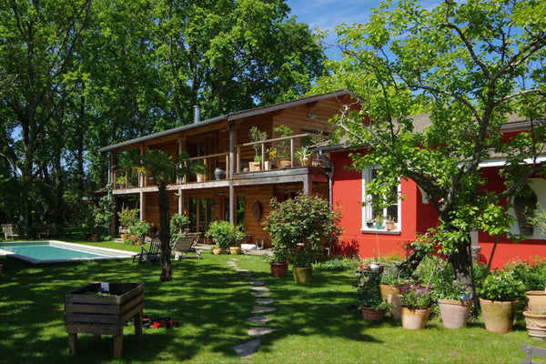 Une Maison d'exception sur un terrain arboré de 2200 m2 à 15 mn du centre ville. Bordeaux, France Dépaysement Exceptionnel  à Bordeaux Entire home vacation rental 30491267