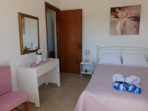 Welcome to TEO 1,  apartment fully furnished.<br />It can accommodate until 3 pe Heraklion, Greece TEO 1  apartment  . Sunset beach in one minute. Entire rental unit vacation rental 33427975