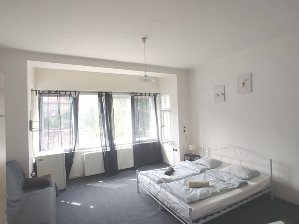 The house is located 18 min away from the center with public transport, 5 min wi Prague, Czechia Specious bright room 15 minutes from city center Private room in home vacation rental 41046535