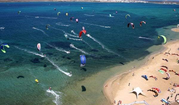 Kite Paradise House is the ultimate kite surfers'  base, ideal for a family or c  House by the Sea 200 m from the shore Cycladic home vacation rental 30314601