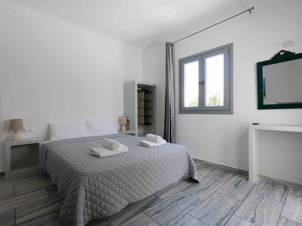 Our Studio is located in the centre of Perissa, 30 meters from the beach (the lo Greece 1-2 persons Studio 30 meters from Perissa Beach Entire condo vacation rental 36434520
