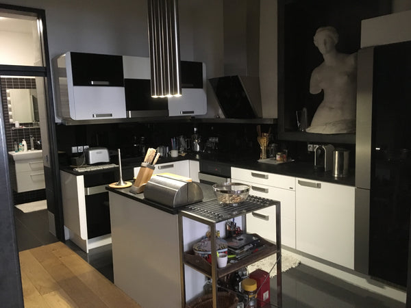 Luxusní, velmi útulný  byt v centru Prahy, který se nachází ve 2.patře ve Vladis Prague, Czechia Velmi krásný designový  byt, velice utulný. Entire rental unit vacation rental 19306608