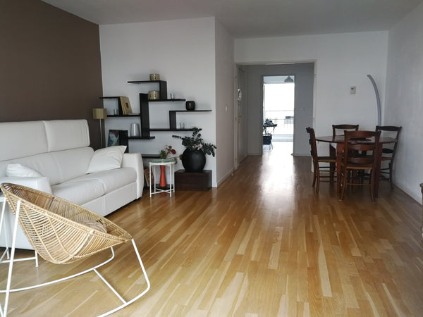 Profitez d'un grand logement neuf lumineux, climatisé pour tout l'appartement, t Lyon, France Centre Préfecture, Part-Dieu, box voiture en sus. Entire condo vacation rental 50577194