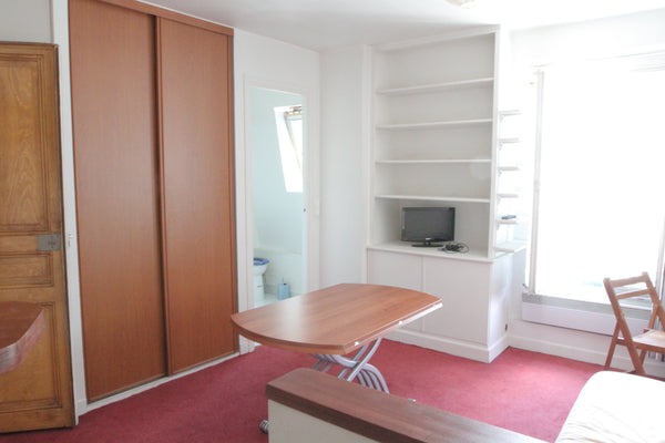 Quartier très sympa avec tous les services de proximité  propre, pratique, charmant Entire rental unit vacation rental 8644534