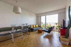 Quiet spacious and luminous: A nice living room with well equiped kitchen and ba Paris, France Family apartment with view Entire rental unit vacation rental 2606331