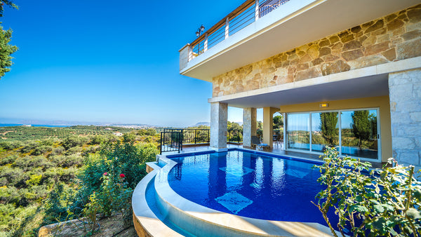 5 Bedrooms, 4 Bathrooms, 2km from the Beach, Sea View.<br />Helen villa is built Chania, Greece Helen Villa, Stalos Chania Crete Entire villa vacation rental 9290739