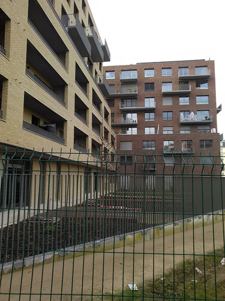 STUDIO  DE 25 M 2 AVEC BALCON DE 7 m2  SALLE DE BAINS COMPLETE <br /> AU 1 ETAGE  STUDIO DANS UN IMMEUBLE DE 2015 Entire rental unit vacation rental 11372251