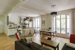 Notre logement se situe proche de la Rue de Charonne. Vous l'apprécierez pour se Paris, France Grand Appartement - Charonne Entire rental unit vacation rental 13620624
