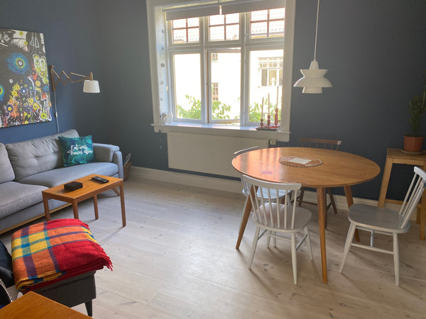 Cozy 2 room apartment centrally located. The apartment is very well located 3 mi Copenhagen, Denmark Cozy apartment- 3 min walk from metro station Entire rental unit vacation rental 41432687
