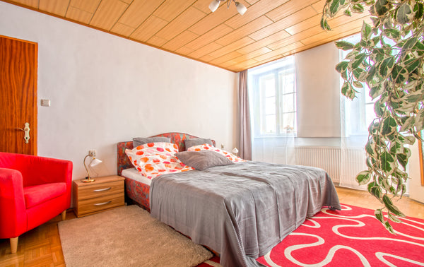 A small house in the southwest of Vienna. It is near a large recreation area, ye Vienna, Austria Small house in the southwest of Vienna Entire home vacation rental 32384132