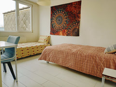 The room has 2 single beds and a desk. Towels and showering essentials will be p  Twin room - quiet street & free parking zone Private room in home vacation rental 605061147747788137