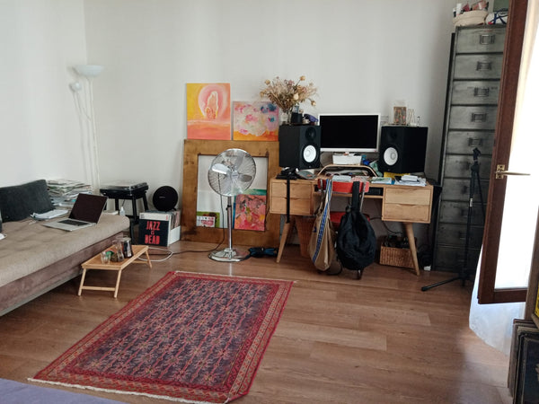 Charmant studio à quelques minutes du Père-Lachaise et du parc de Belleville, et Paris, France Studio charmant à Ménilmontant Entire rental unit vacation rental 1572104