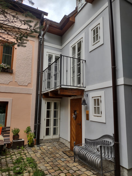 Luxury renovated, stylish interesting small terraced house. Usable space 95 sq.m Prague, Czechia The architects dream close to Prague Castle Entire townhouse vacation rental 7397118