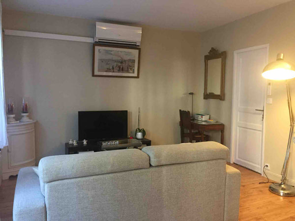 Petit maisonnette meublée près du centre ville, idéal pour découvrir Bordeaux et Bordeaux, France Appartement Meublé (Garage Sécurisé) Entire rental unit vacation rental 3369061