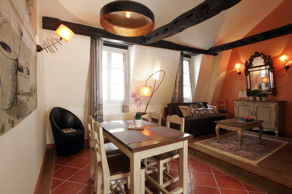 This 2 bedroom & 2 bath apartment with air conditioning, around 65 square meters Paris, France Huchette, 2 bedrooms Duplex Air conditionning Entire rental unit vacation rental 10129961