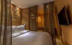 Welcome to the Hidden Hotel<br /><br />The Hidden Hotel**** is a subtle blend of Paris, France Warm atmosphere next to "Arc de Triomphe" Room in boutique hotel vacation rental 28483210