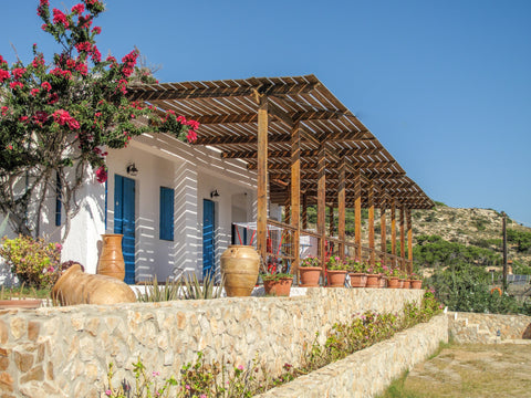 A twin room near the beach with access to terrace. Room comprises two single bed  Studio 10 on Sarakiniko Beach with Great Wifi Entire serviced apartment vacation rental 49976731