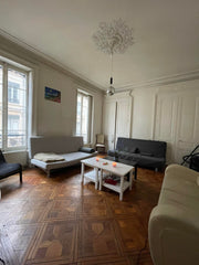 Ce logement spacieux, à deux pas de la place Bellecour, est parfaitement adapté  Lyon, France Appartement 120m2 en plein coeur de Lyon Bellecour Entire rental unit vacation rental 53652841