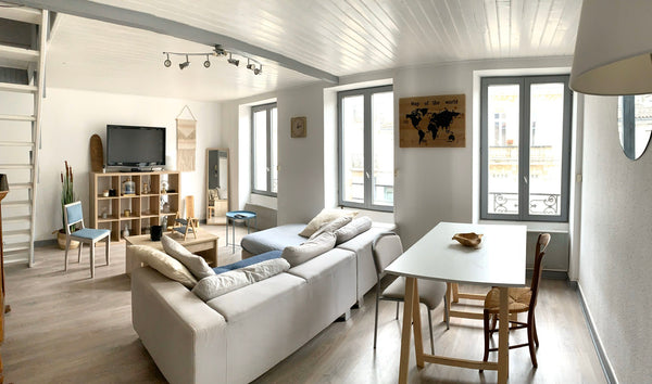 Notre charmant appartement est situé à deux pas de l’arrêt de tram Barrière du M Paris, France Appartement lumineux 8mn du centre ville Entire rental unit vacation rental 45492124