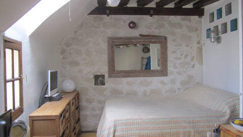 bel appartement de caractère poutres et pierres et tomettes dans le quartier lat Paris, France bel appartement dans le 5 ième Entire rental unit vacation rental 6343000