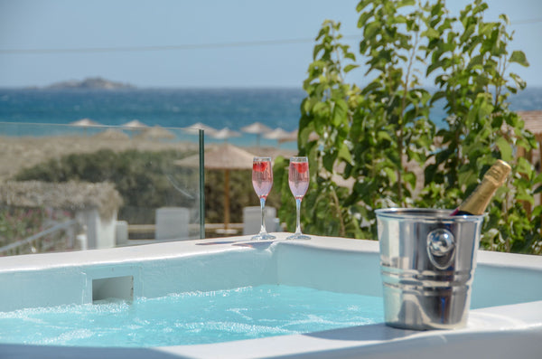 Deluxe Suite Sea View with private Jacuzzi<br /><br /><b>License number</b><br /  Deluxe Suite Sea View with private Jacuzzi Private room in bed and breakfast vacation rental 42533232