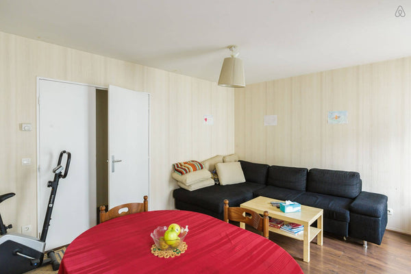 Welcome to my comfortable and fully furbished 3 room flat. Within 10 walking min Paris, France Comfortable 3 room flat Entire rental unit vacation rental 6326106