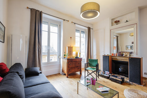 Bonjour,<br />Bienvenue dans un appartement calme et très lumineux. Refait à neu Lyon, France Joli T2, Brotteaux/Les Halles, 55m2 Entire rental unit vacation rental 6131338