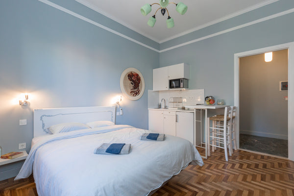 You are in the middle of Athens 10 minutes walking distance from the Acropolis b HU Mercury Central Apartment Entire rental unit vacation rental 38122440