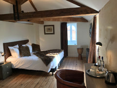 Le Clos des Queyries, maison d'hôtes de caractère, vous accueille dans un châtea Bordeaux, France LE CLOS DES QUEYRIES - Suite Cailhau Private room in bed and breakfast vacation rental 43354877