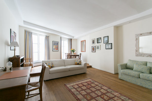This large apartment sleeps 4 people extremely comfortably, and is situated on a  72 m2  Apartment in  Saint-Germain-des-Pres Entire condo vacation rental 5915254