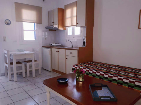 Apartment for 5 on the first floor;<br />With kitchen,separated bedroom, shaded  Naousa, Greece Apartments Volosirakis No 4 (for 3) Entire rental unit vacation rental 25234079