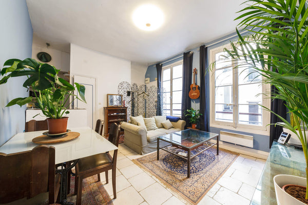 Beautiful apartment freshly painted/refurbished. <br /><br />Nicely furnished an Paris, France Flat in the heart of fancy Paris/Champs-Elysees Entire rental unit vacation rental 21955246