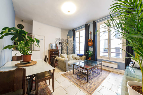 Beautiful apartment freshly painted/refurbished. <br /><br />Nicely furnished an Paris, France Flat in the heart of fancy Paris/Champs-Elysees Entire rental unit vacation rental 21955246