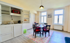 Spacious Family Apartment ( 57 sqm ) suitable for families with 1 or 2 children.  Geräumiges, helles Wohnung U-Bahnstation nähe Entire rental unit vacation rental 49048739