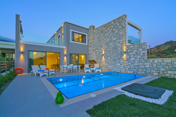 Stylish villa Iakinthos with a 30 sqm of private pool is only 30 meters from the Rethimnon, Greece ★Beachfront★Lux villa w/Pool★30m to Amenities+BBQ! Entire villa vacation rental 13170408