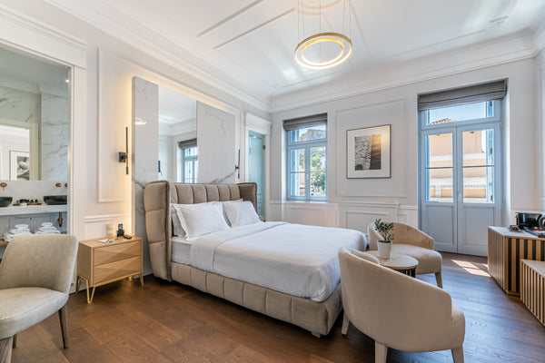 Where elegance is business as usual, the Elegant Suite welcomes up to 3 guests i GR Elegant Suite Partial Acropolis View | A77 Suites Room in boutique hotel vacation rental 35448398