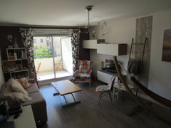 Hello!<br />I propose my sunny flat in the heart of Lyon Presqu'île.<br />1 adul Lyon, France 70m2 Flat with terrasse in Confluence Entire rental unit vacation rental 12910409