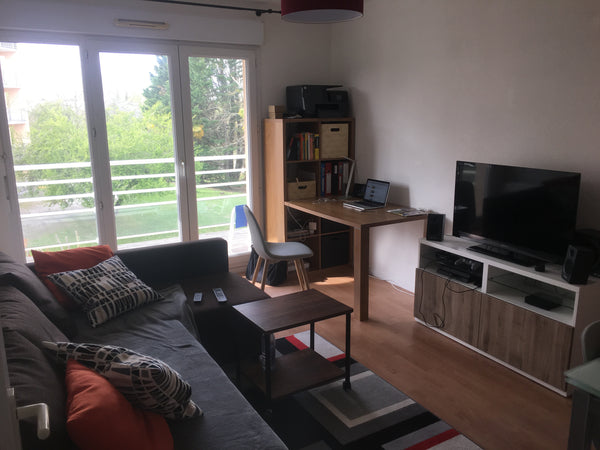 Je loue mon appartement les week end et en vacances scolaires, très agréable, av Pessac, France Appartement 2 pièces près de Bordeaux Entire rental unit vacation rental 18447986