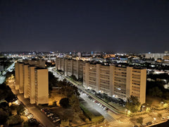 Idéalement situé dans le quartier calme de Ravezies, notre appartement se situe  Nouvelle-Aquitaine, France Grand appartement lumineux avec vue sur les ponts Entire rental unit vacation rental 45229587