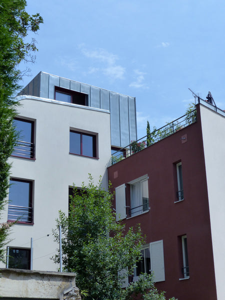 Modern flat with 1 saloon and 2 bedrooms. Quiet and sunny place for 4 to 6 peopl Paris, France 3 rooms  typical and nice district Entire rental unit vacation rental 438462